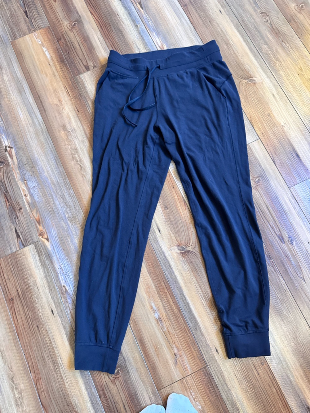 Lululemon - Nulu Black Drawstring Jogger Pants, size 8 - Picture 9 of 9